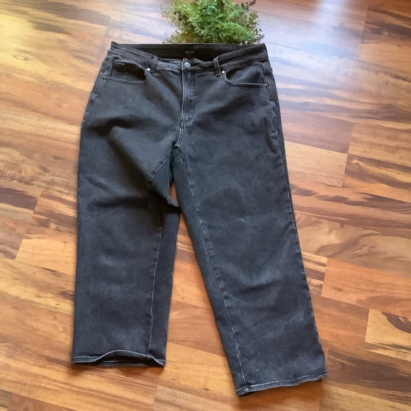 Universal Standard Size 14 soft black wash high rise jeans - Picture 2 of 6